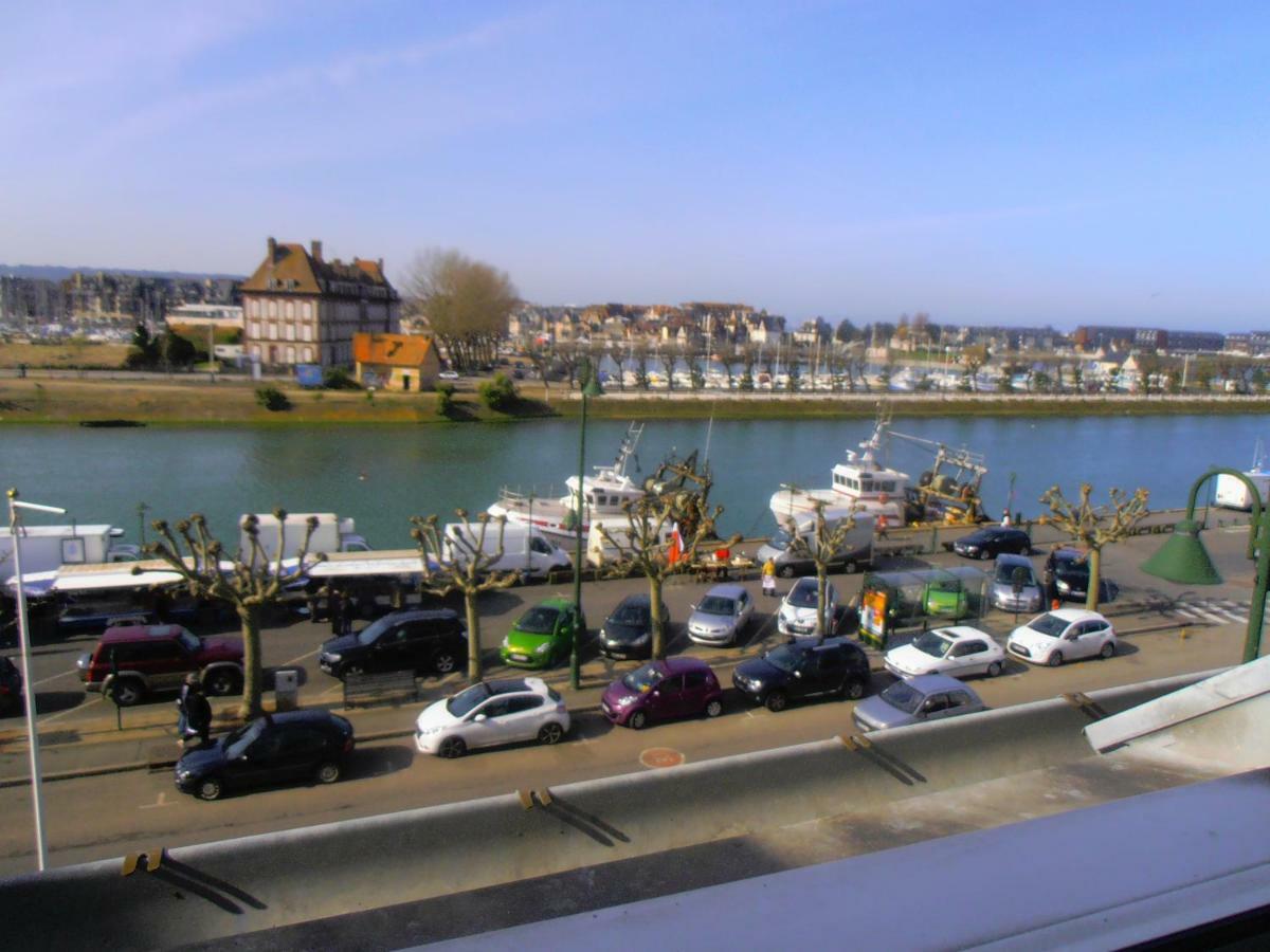 Au 112 Bis Appartamento Trouville-sur-Mer Esterno foto